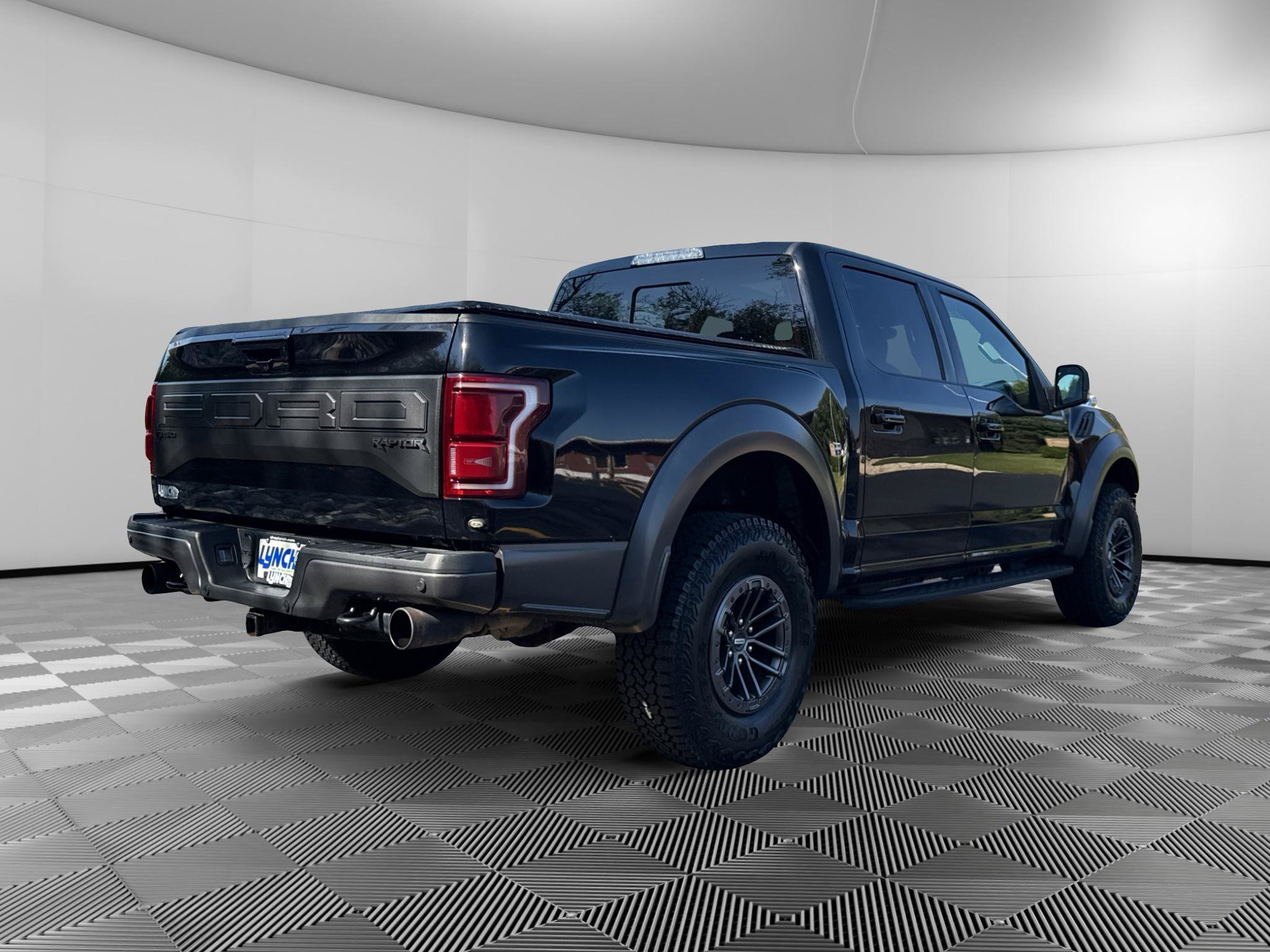 Used 2019 Ford F150 Raptor w/ Equipment Group 802A Luxury AWD/4WD image 4