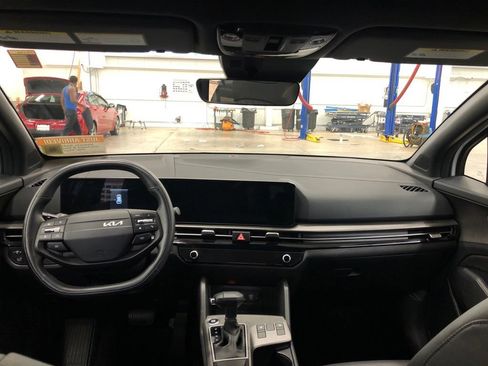 Certified 2026 Kia Sportage X-Line w/ X-Line Premium Package AWD/4WD image 7
