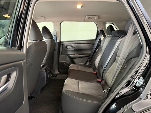 Used 2025 Nissan Rogue SV image 21