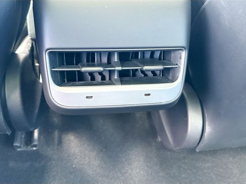 Used 2023 Tesla Model 3 Standard Range image 19