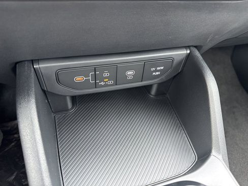 New 2025 Kia K4 LXS image 17