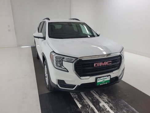 Used 2024 GMC Terrain SLE w/ Driver Convenience Package image 14