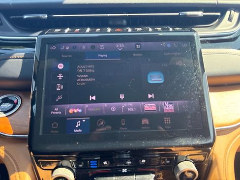 Used 2025 Jeep Grand Cherokee L Summit AWD/4WD image 15
