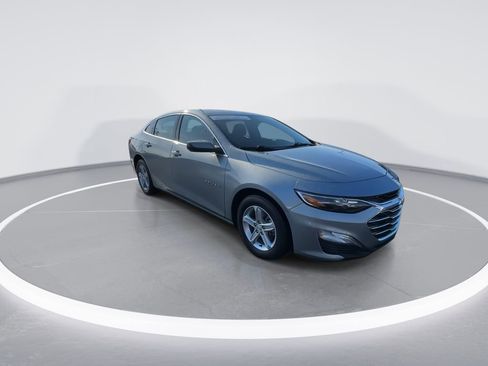 Used 2024 Chevrolet Malibu LS FWD image 2