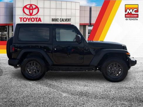 Used 2024 Jeep Wrangler Sport AWD/4WD image 6