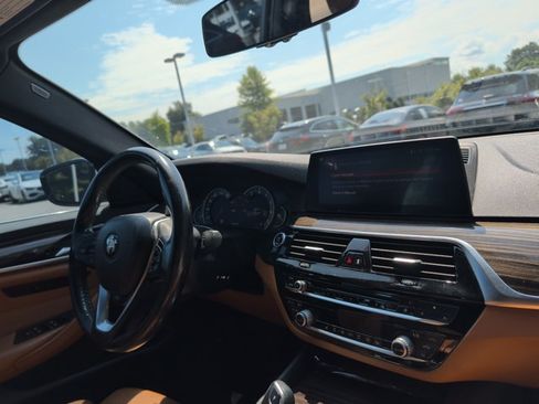 Used 2019 BMW 530i w/ Convenience Package RWD image 28
