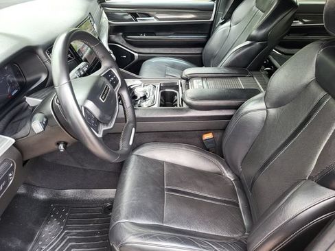 Used 2022 Jeep Wagoneer Series III AWD/4WD image 11