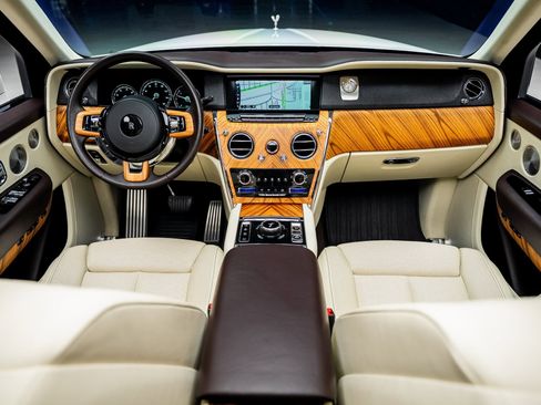 Used 2019 Rolls-Royce Cullinan image 40