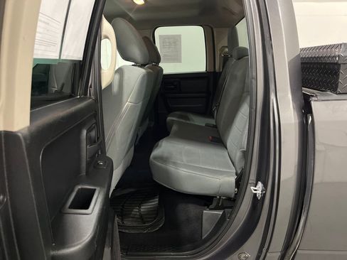 Used 2018 RAM 1500 ST w/ SXT Appearance Group image 31