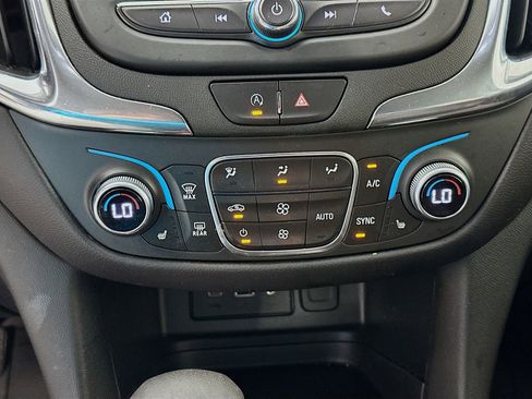 Used 2023 Chevrolet Equinox LT FWD image 15
