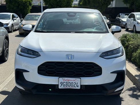 Used 2023 Honda HR-V LX image 3