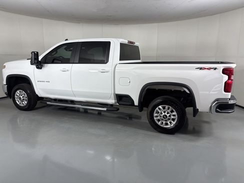 Used 2025 Chevrolet Silverado 2500 LT w/ Convenience Package AWD/4WD image 5
