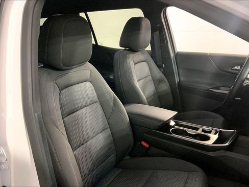 Used 2026 Chevrolet Equinox LT FWD image 8
