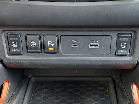 Used 2023 Nissan Frontier PRO-4X w/ Pro-4X Premium Package AWD/4WD image 22