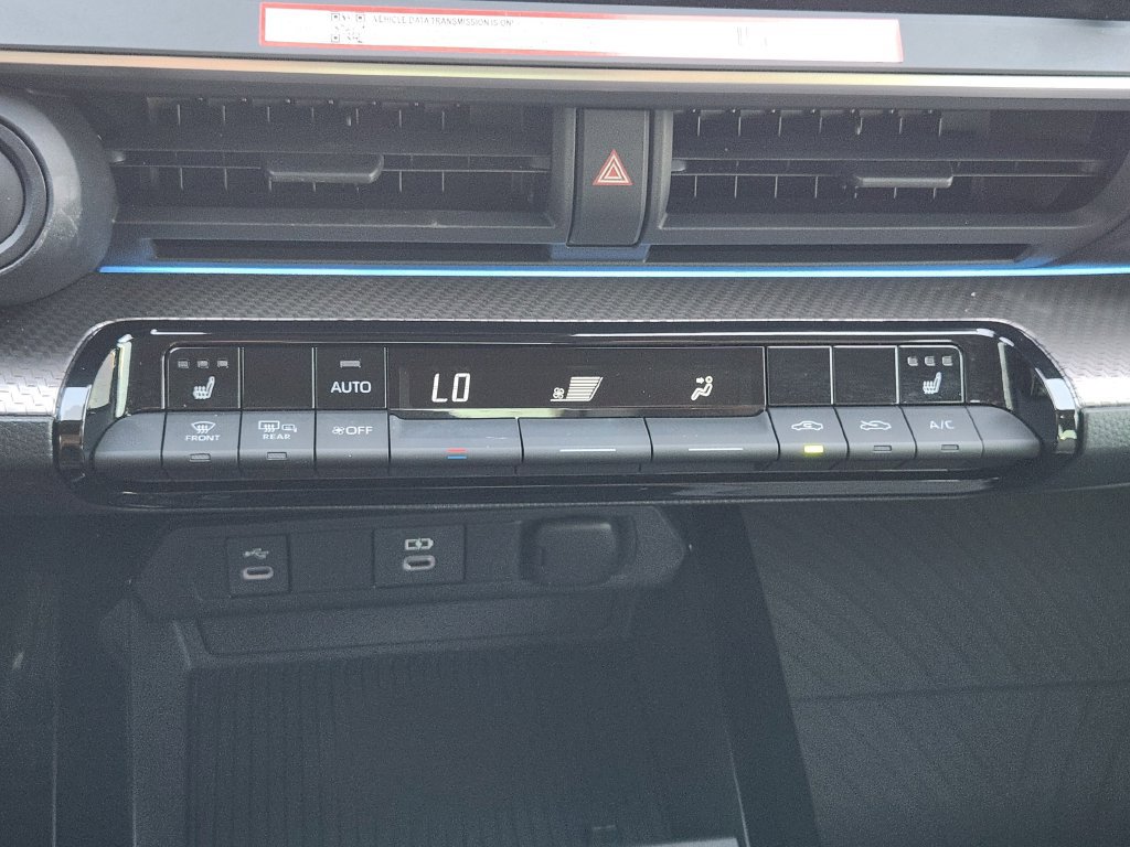 Used 2026 Toyota Prius XLE FWD image 19