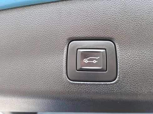 Used 2025 Chevrolet TrailBlazer LT w/ Convenience Package FWD image 19
