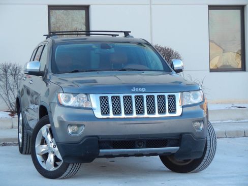 Used 2012 Jeep Grand Cherokee Overland Summit image 7