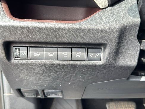 Used 2021 Toyota RAV4 Limited FWD image 9