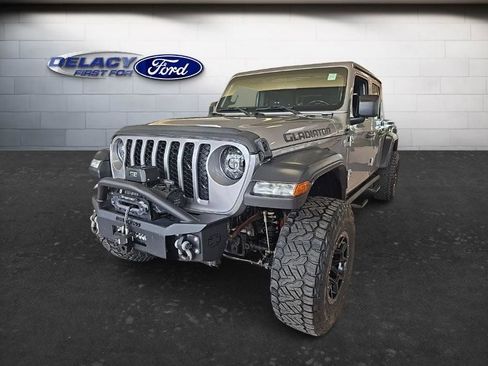 Used 2020 Jeep Gladiator Sport AWD/4WD image 1
