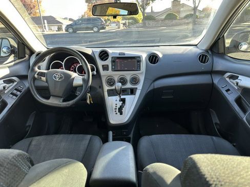 Used 2013 Toyota Matrix S image 17