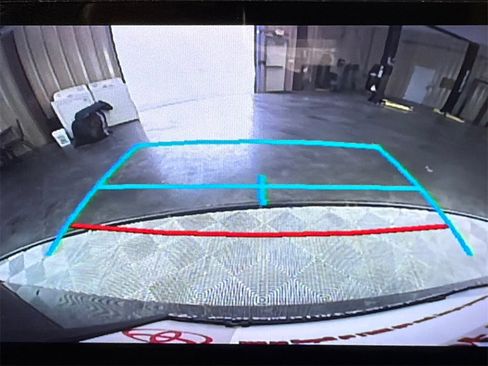 Used 2024 Toyota Sienna LE image 27