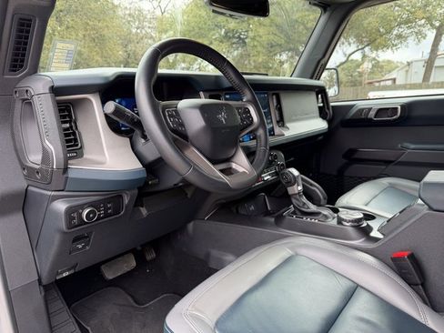 Used 2024 Ford Bronco Outer Banks image 8