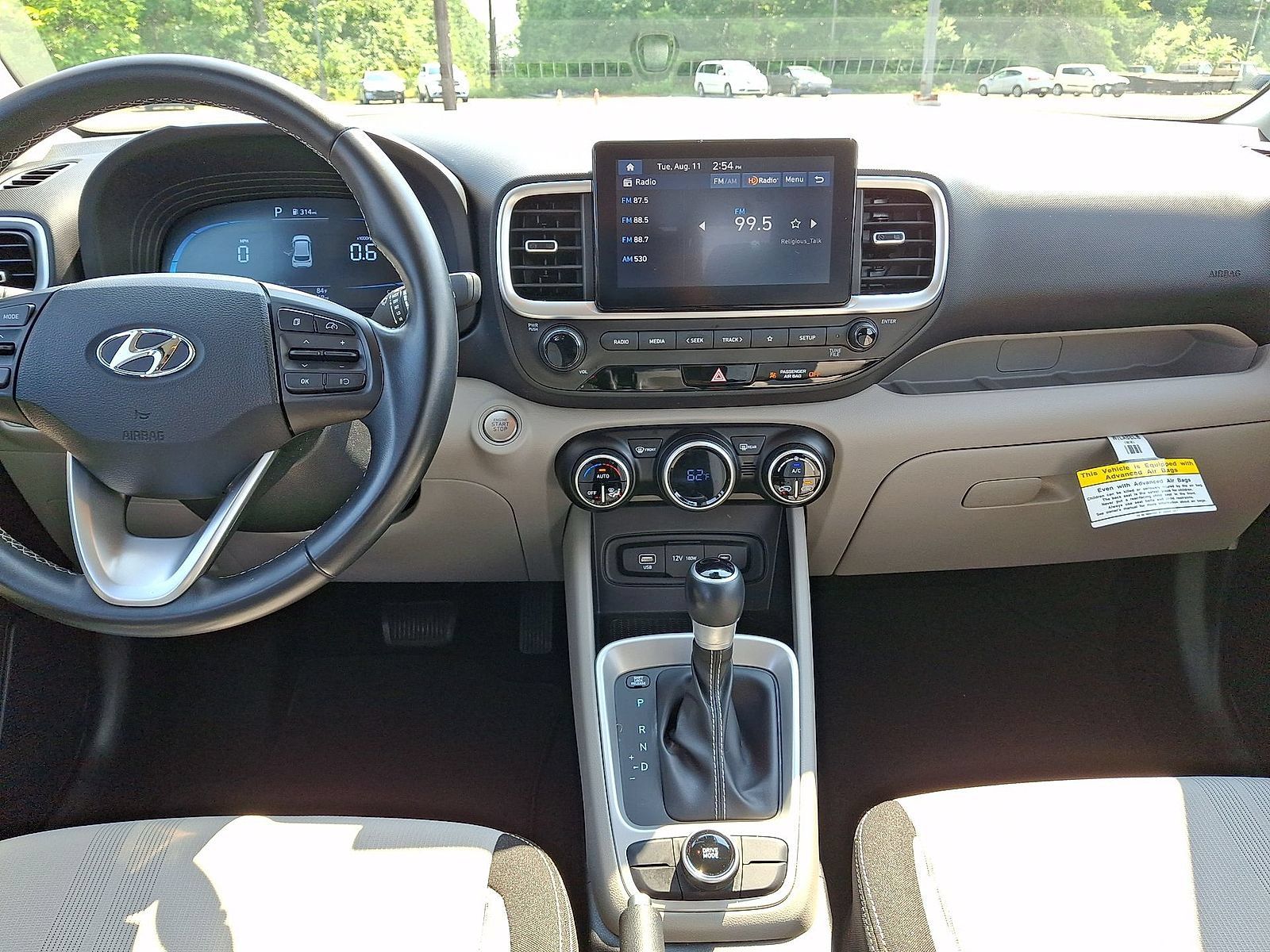 Certified 2024 Hyundai Venue SEL FWD image 10