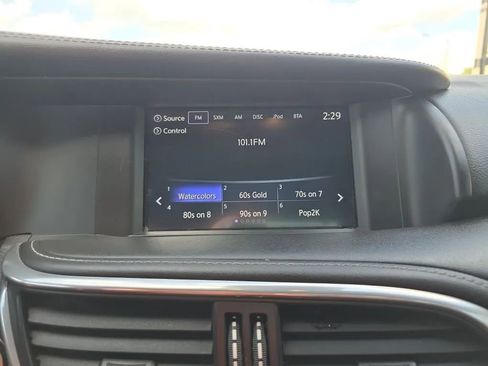 Used 2017 INFINITI QX30 Premium w/ Technology Package image 28