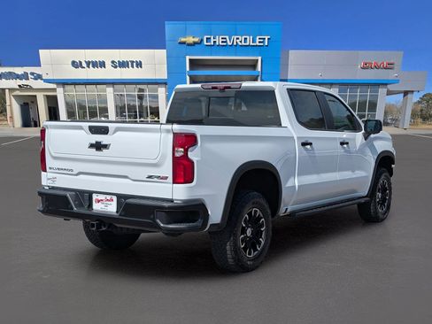 Used 2023 Chevrolet Silverado 1500 ZR2 w/ Technology Package AWD/4WD image 8