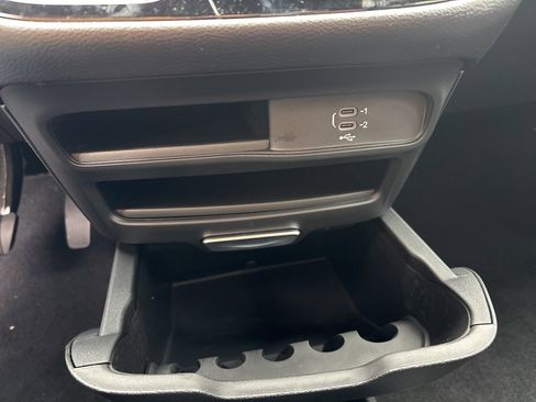 New 2026 Chrysler Voyager LX image 18