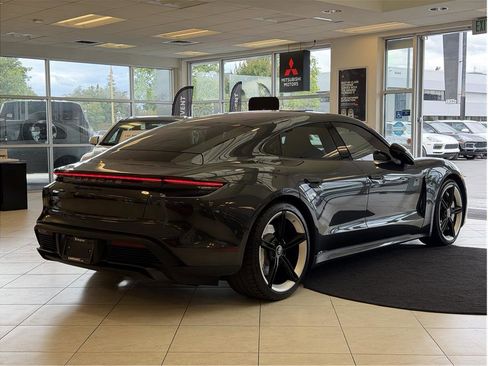 Used 2020 Porsche Taycan AWD/4WD image 5