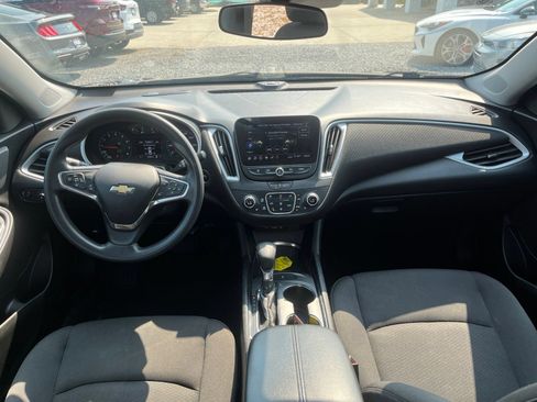 Used 2023 Chevrolet Malibu LT FWD image 9