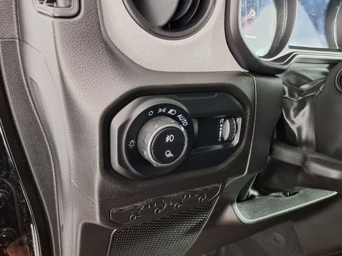 Used 2024 Jeep Gladiator Sport AWD/4WD image 24