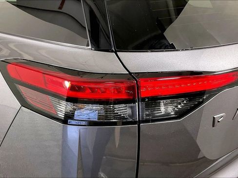 New 2026 Nissan Pathfinder SL image 36