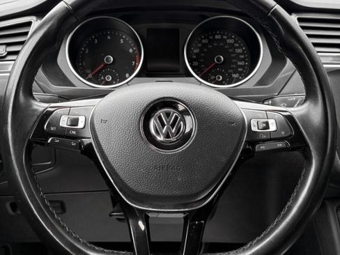 Used 2018 Volkswagen Tiguan SE AWD/4WD image 18