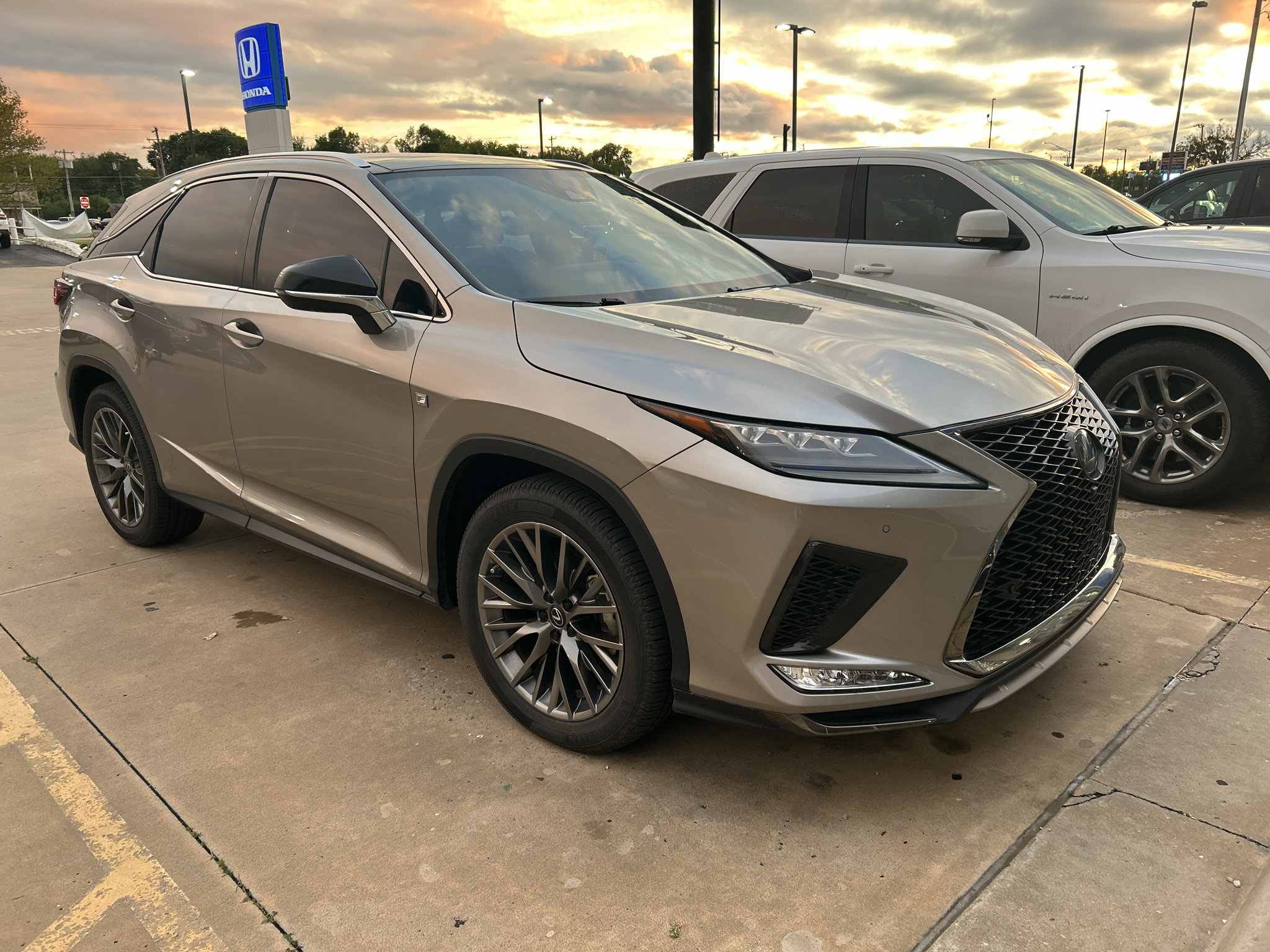 Used 2020 Lexus RX 350 F Sport w/ Accessory Package AWD/4WD image 2