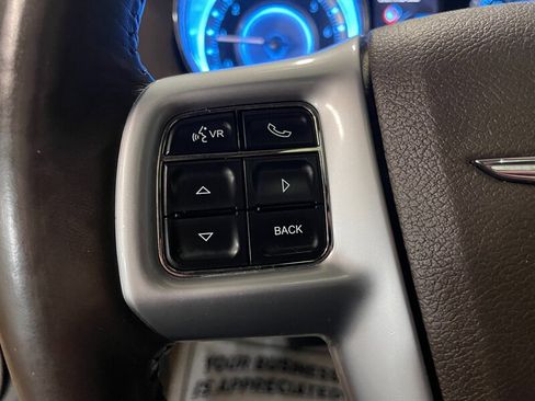 Used 2012 Chrysler 300 Limited w/ Luxury Group image 11