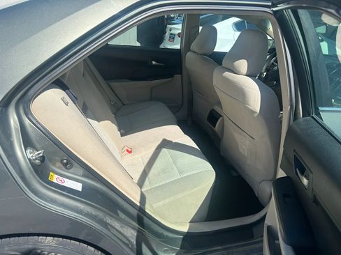 Used 2014 Toyota Camry LE image 4