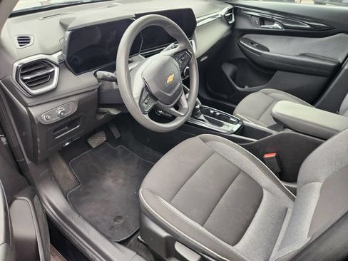 Used 2025 Chevrolet TrailBlazer LT AWD/4WD image 7