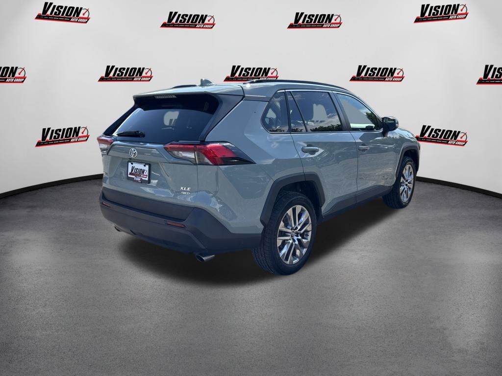 Used 2019 Toyota RAV4 XLE Premium AWD/4WD image 5