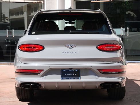 Used 2023 Bentley Bentayga AWD/4WD image 23