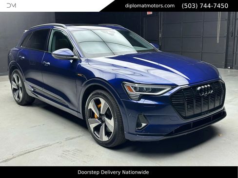 Used 2022 Audi e-tron Premium Plus w/ Premium Plus Package image 9