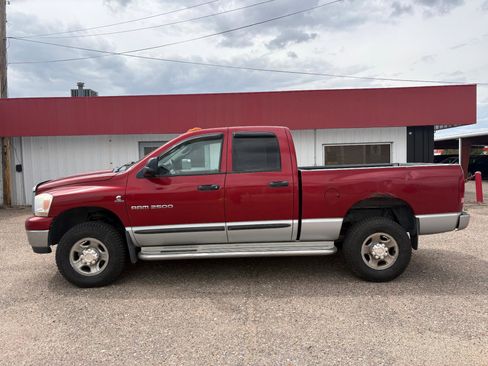 Used 2006 Dodge Ram 2500 Truck SLT w/ Trailer Tow Group AWD/4WD image 5