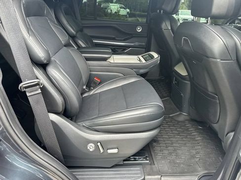 Used 2025 Lincoln Navigator Reserve w/ Jet Appearance Package AWD/4WD image 17
