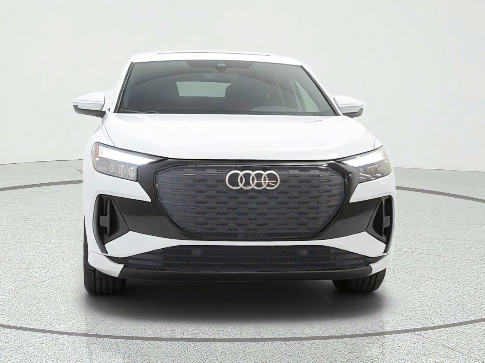 Used 2024 Audi Q4 e-tron Premium Plus AWD/4WD image 2