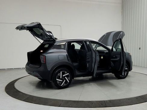 New 2026 Nissan Kicks SV image 15