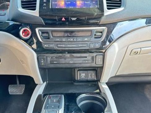 Used 2016 Honda Pilot Touring image 15