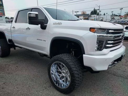 Used 2020 Chevrolet Silverado 2500 High Country w/ Z71 Off-Road Package image 8