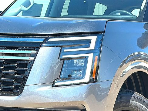 New 2026 Nissan Armada SV image 4