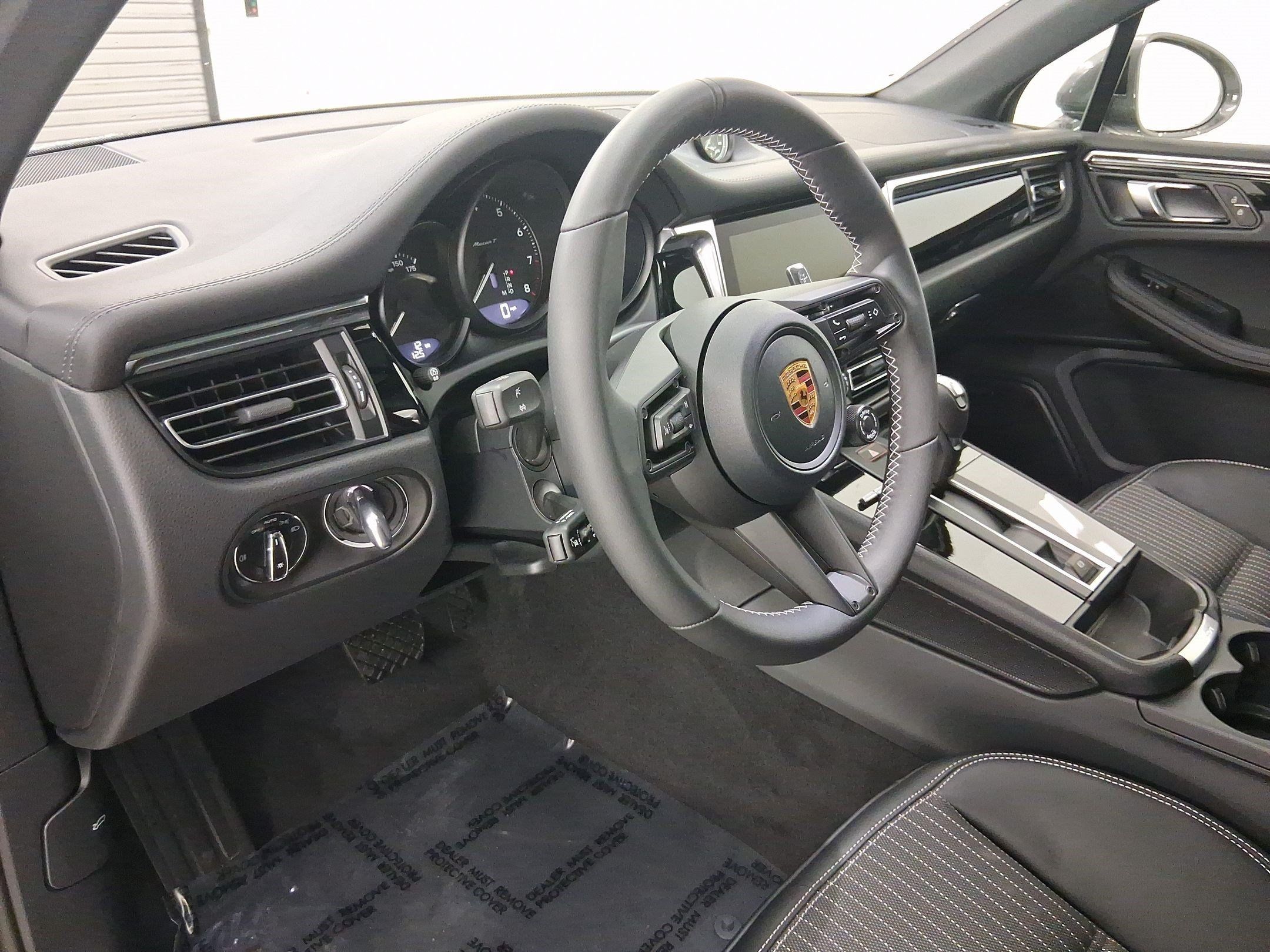 Used 2026 Porsche Macan Turbo AWD/4WD image 4
